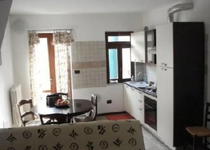 Rote Rose By Interhome * 브루사스코